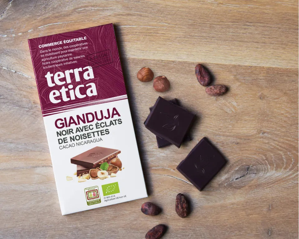 TERRA ETICA - БИО ШОКОЛАД ЧЕРНА ДЖАНДУЯ С ПАРЧЕНЦА ЛЕШНИК - 100 г